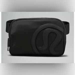 lululemon athletica charcoal Belt Bag